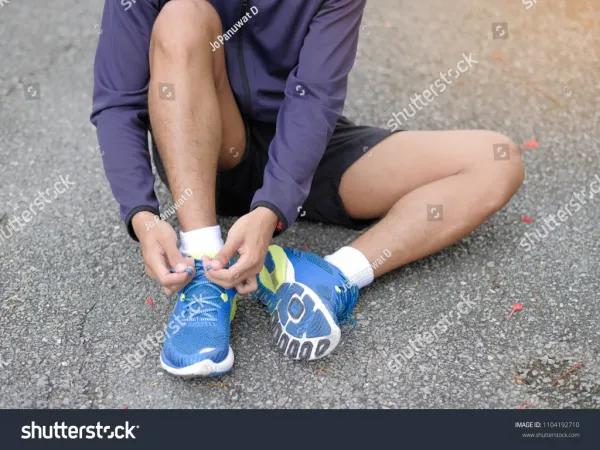 运动跑鞋 碳板竞速款